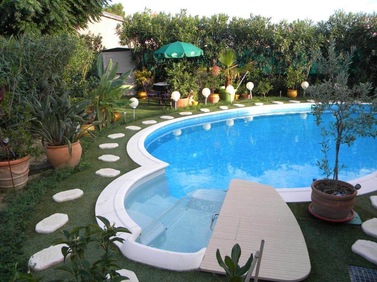 Chez Patrick Roujan Bed & Breakfast Dış mekan fotoğraf