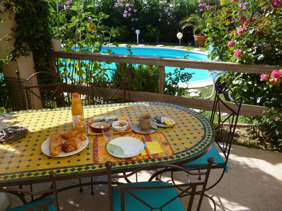 Chez Patrick Roujan Bed & Breakfast Dış mekan fotoğraf